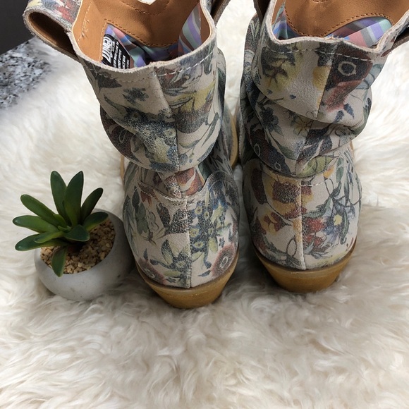 DINGO Leather Floral Jackpot DI 132 BOOTIE  2” Block Heels EUC - Picture 6 of 9